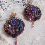 BO La Passionnée de Venise brodées avec un ruban de soie Purple, des Cristaux de Swarovski et des rocailles Miyuki