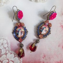 BO María y Jesús creados con cabujones de resina, peras rojas facetadas y diversos accesorios
