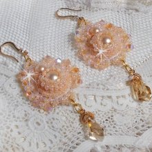 BO Idylle Beauty bordado con cristales de Swarovski, accesorios chapados en oro y cuentas de semillas