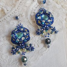 BO Blue Palace Haute-Couture bordado con cristales de Swarovski, perlas nacaradas, sellos de filigrana y soportes de cabujones de plata 925/1000
