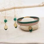 Juego de pendientes y pulsera de cuero con lentejuelas verde abeto