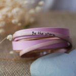 Pulsera brazalete doble de cuero rosa personalizada  