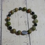 Pulsera oblonga de acero con cuentas de piedra natural unakita 