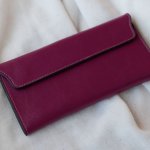 Cartera de piel morada para personalizar