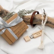 Estuche regalo hombre llave usb grabada + pulsera de piel personalizable + llavero macramé 
