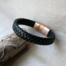 Pulsera de piel negra con cierre magnético de acero Rose Gold