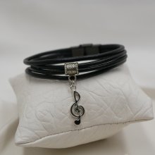 Pulsera de cuero negro con colgante de plata a elegir