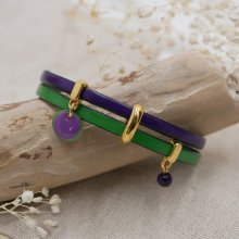 Pulsera dúo de cuero con charms dorados y lentejuelas púrpura-verdosas 