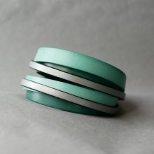 Pulsera brazalete doble de cuero verde y plata personalizada  