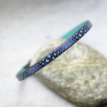 Pulsera de mujer en piel fina con estampado de serpiente en tonos azules