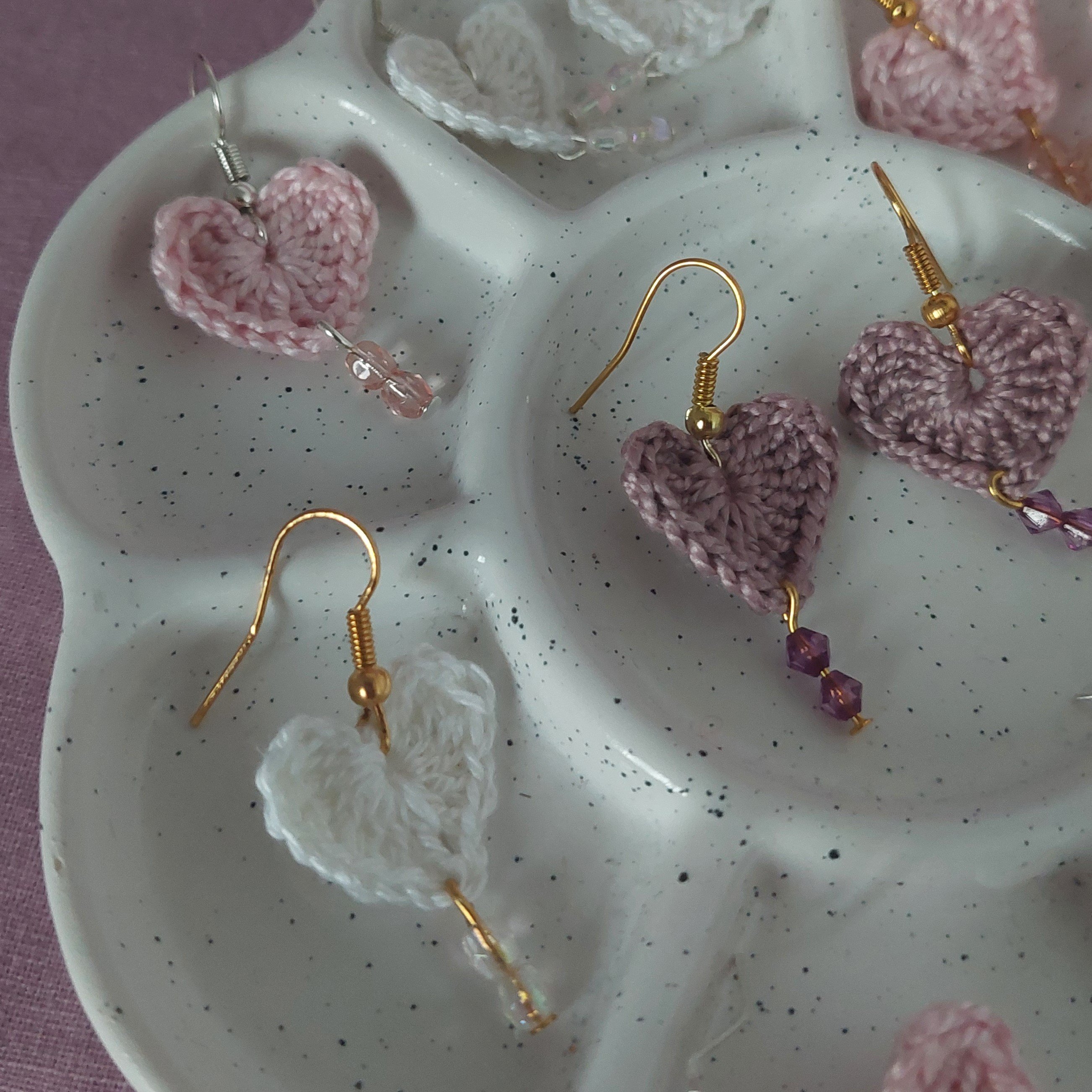 Boucles d'oreilles au crochet cœur simple et perles