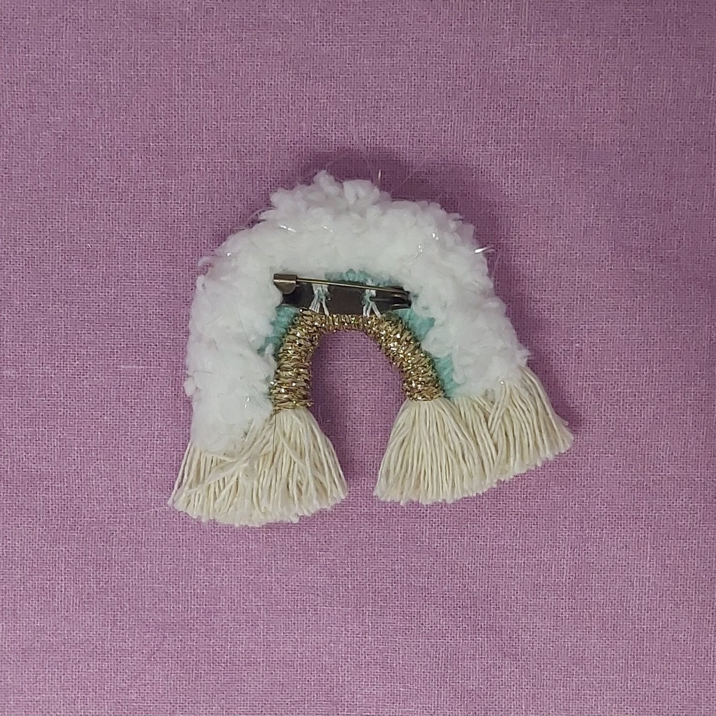 Broche Macramé Arc-en-ciel