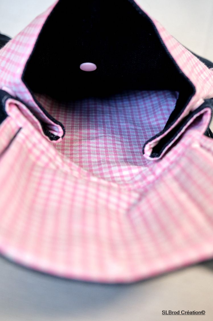 Mochila infantil bordada con gorro rosa, personalizable