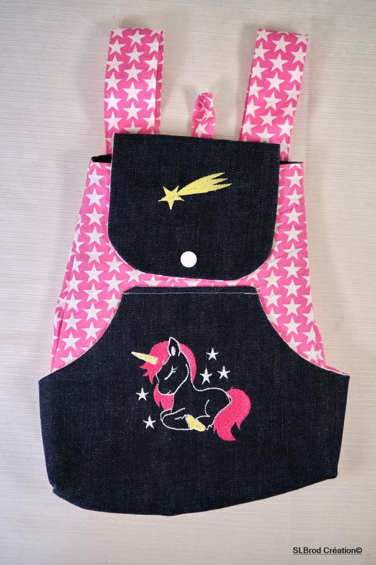 Mochila infantil bordada con unicornio y estrella fugaz