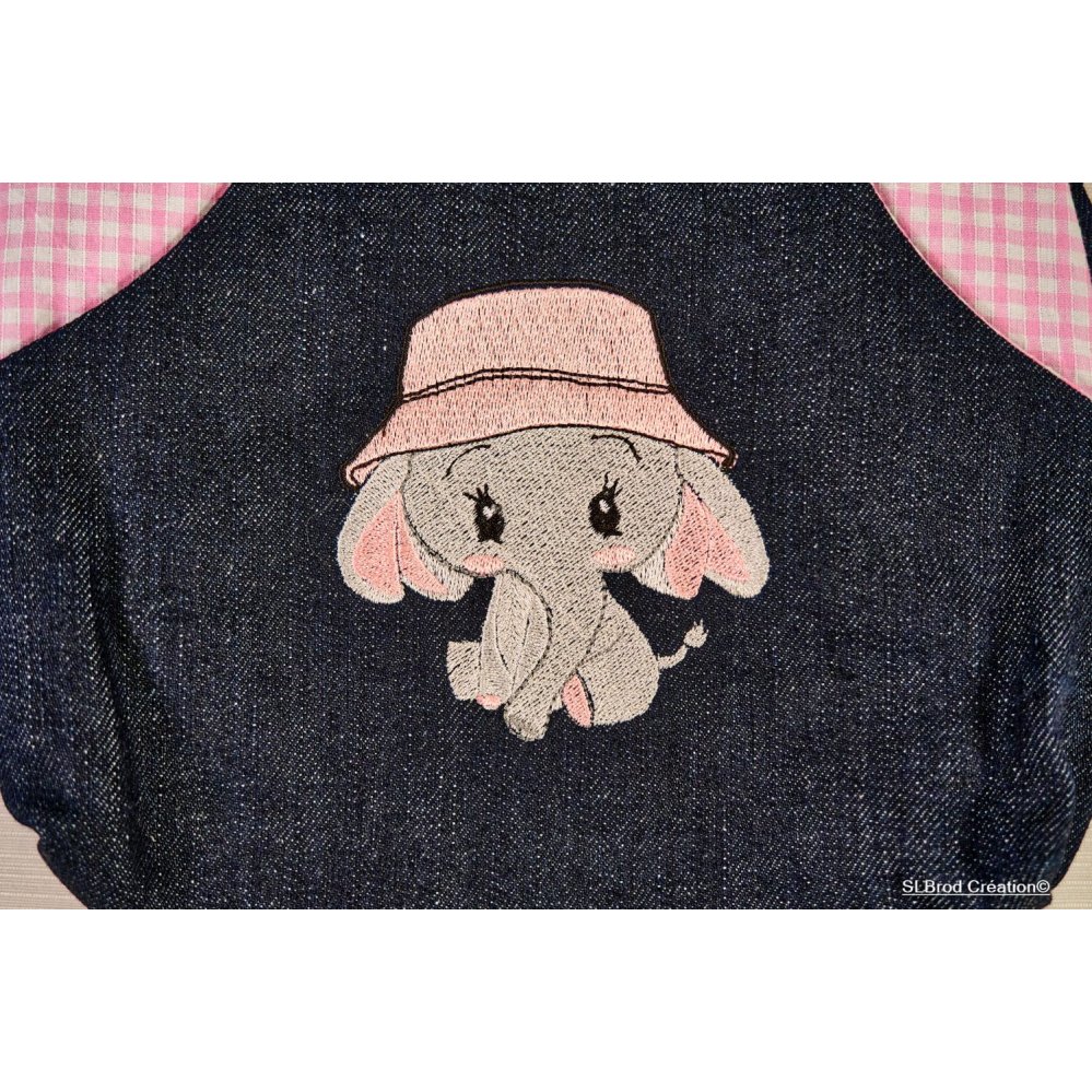 Mochila infantil bordada con gorro rosa, personalizable