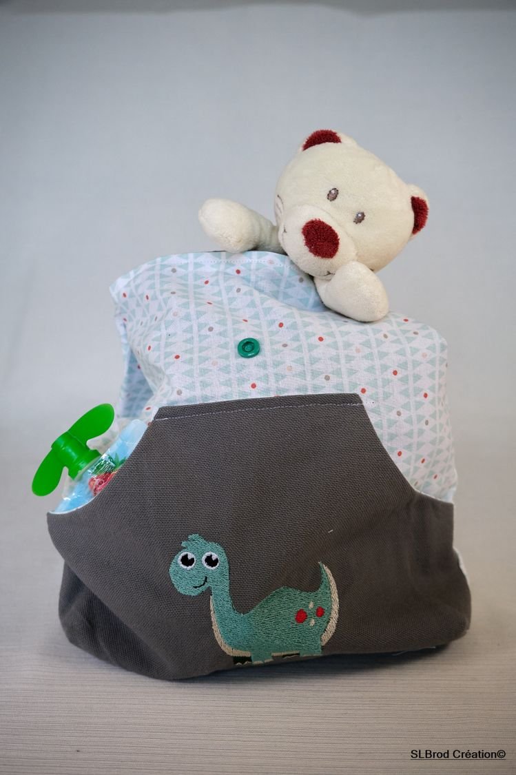 Mochila con dinosaurio bordado para personalizar