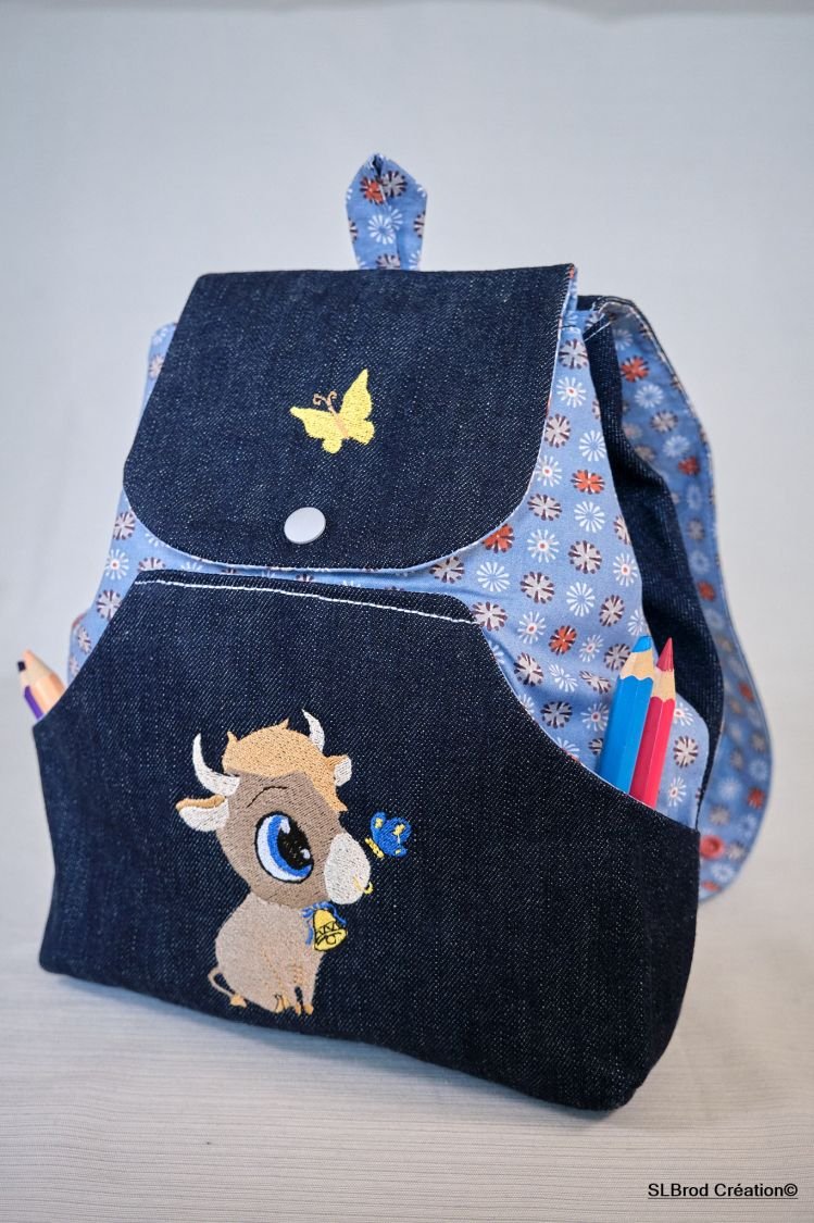 Mochila infantil bordada con toro vaquero, personalizable