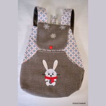 Mochila infantil bordada con pañuelo de conejo rojo para personalizar